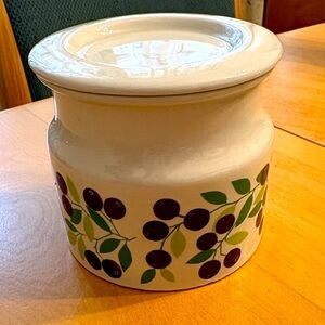 Vintage MCM Arabia Blueberry Ceramic Jam Jar. Designed by Raija Uoskkinen.